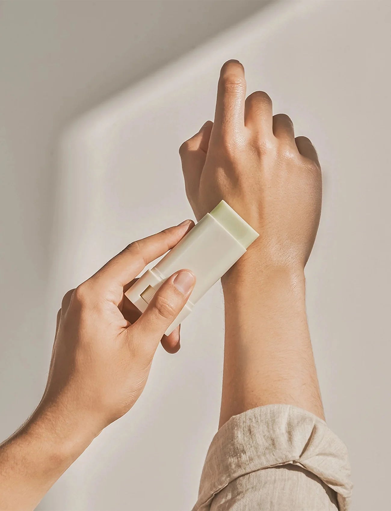 BEAUTY OF JOSEON - Matte Sun Stick Mugwort + Camelia 18G | Protector solar en barra